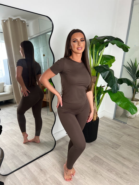 Seamless t-shirt co-ord brown